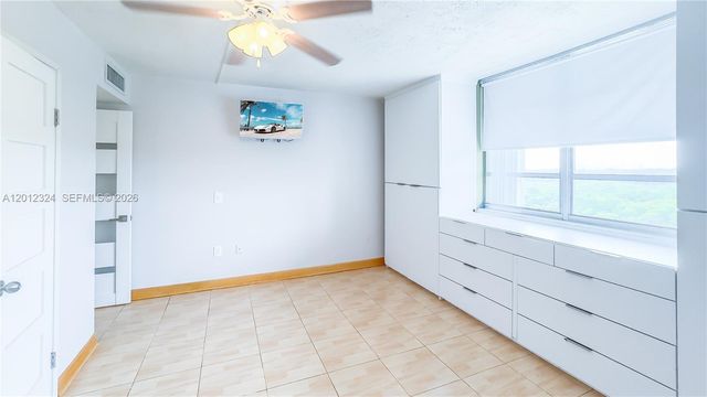 2841 NE 163rd St 1210, North Miami Beach, FL 33160