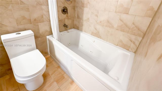 2841 NE 163rd St 1210, North Miami Beach, FL 33160