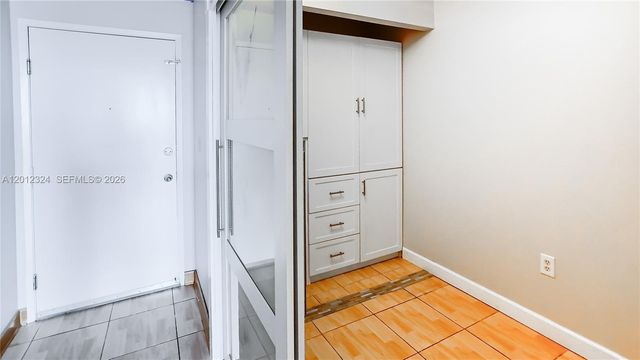 2841 NE 163rd St 1210, North Miami Beach, FL 33160