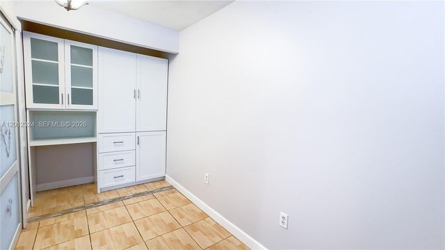 2841 NE 163rd St 1210, North Miami Beach, FL 33160