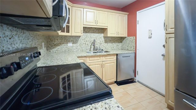 2841 NE 163rd St 1210, North Miami Beach, FL 33160