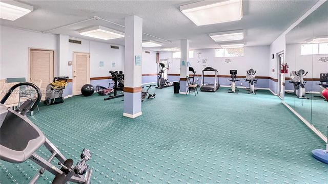 2841 NE 163rd St 1210, North Miami Beach, FL 33160