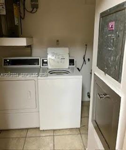 2841 NE 163rd St 1210, North Miami Beach, FL 33160