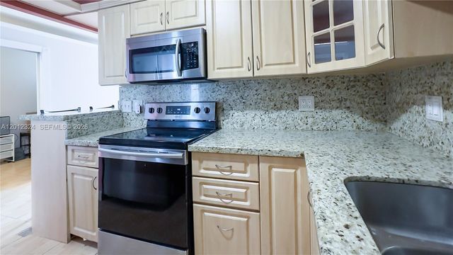 2841 NE 163rd St 1210, North Miami Beach, FL 33160