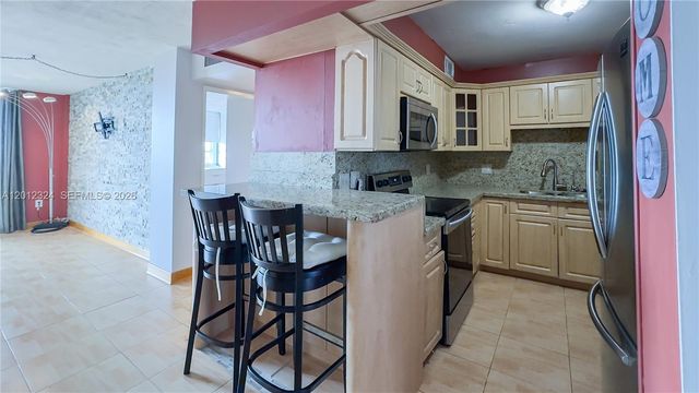 2841 NE 163rd St 1210, North Miami Beach, FL 33160