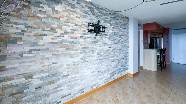 2841 NE 163rd St 1210, North Miami Beach, FL 33160