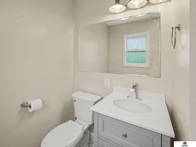 510 Leavitt Lane, Lincoln, NE 68510
