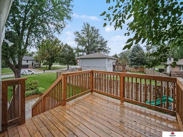 510 Leavitt Lane, Lincoln, NE 68510