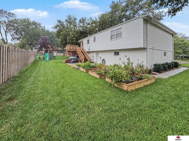 510 Leavitt Lane, Lincoln, NE 68510