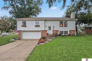 510 Leavitt Lane, Lincoln, NE 68510