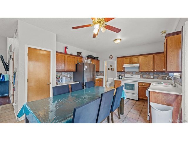 11049 Eagle Creek Pkwy, Commerce City, CO 80022