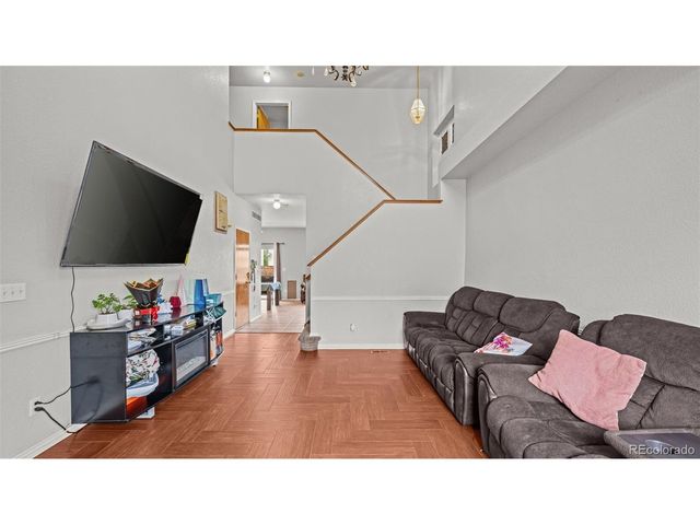 11049 Eagle Creek Pkwy, Commerce City, CO 80022