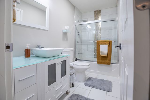 5464 Daniel Ray Dr, Whites Creek, TN 37189