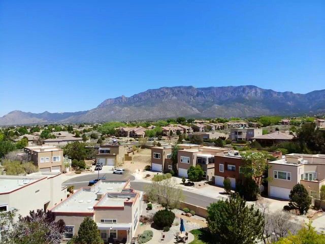 5809 Vulcan Vista Drive NE, Albuquerque, NM 87111