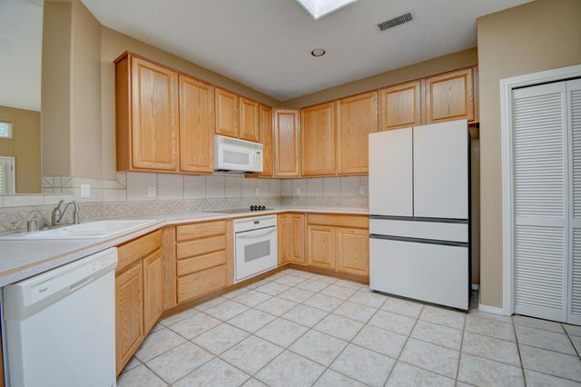 5809 Vulcan Vista Drive NE, Albuquerque, NM 87111