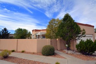 5809 Vulcan Vista Drive NE, Albuquerque, NM 87111