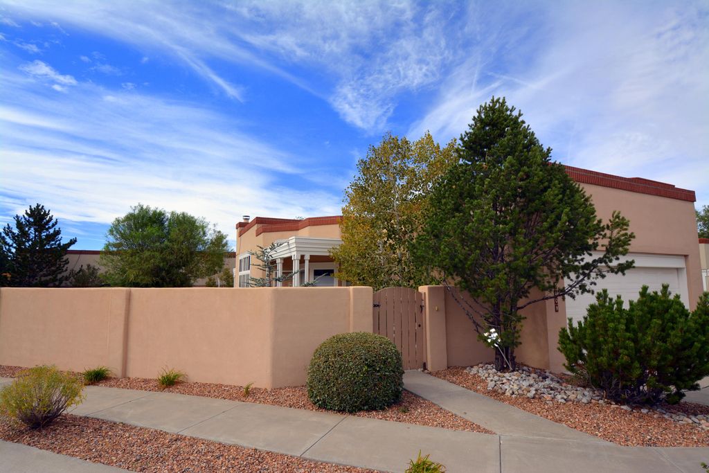 5809 Vulcan Vista Drive NE, Albuquerque, NM 87111