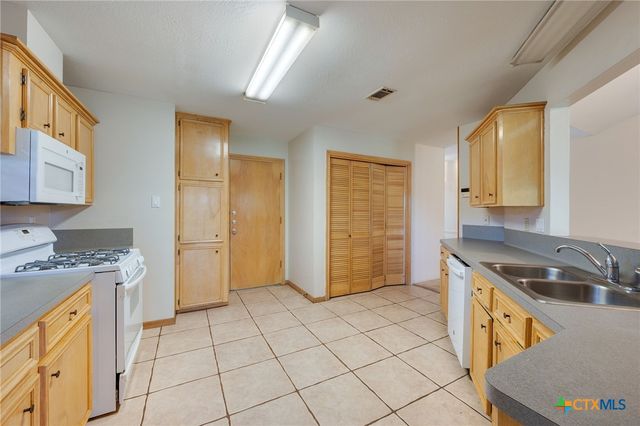 2007 Sandalwood Lane, Bryan, TX 77807