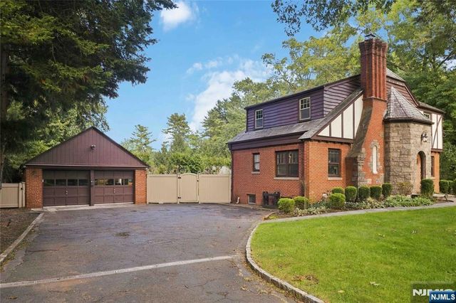 587 Closter Dock Road, Closter, NJ 07624