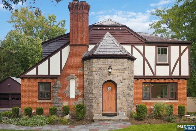 587 Closter Dock Road, Closter, NJ 07624
