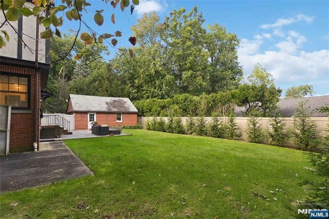 587 Closter Dock Road, Closter, NJ 07624