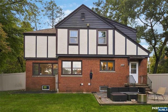 587 Closter Dock Road, Closter, NJ 07624