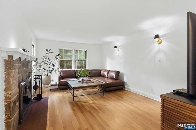 587 Closter Dock Road, Closter, NJ 07624