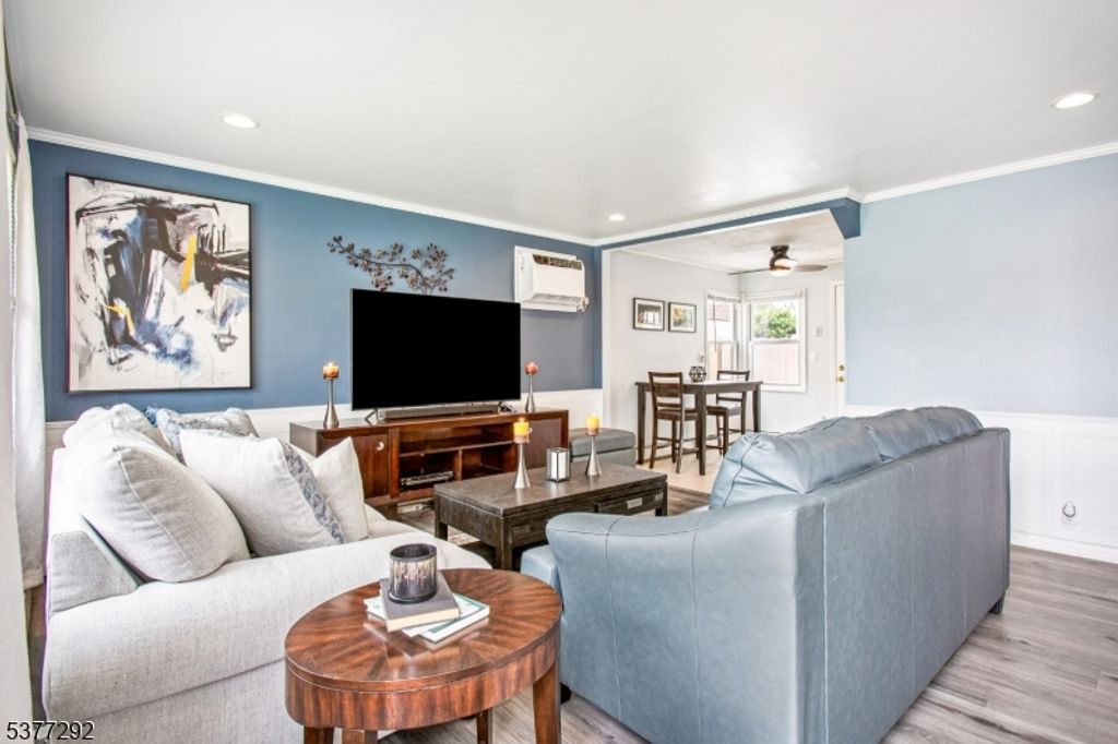 114 Daniel St, Carteret Boro, NJ 07008