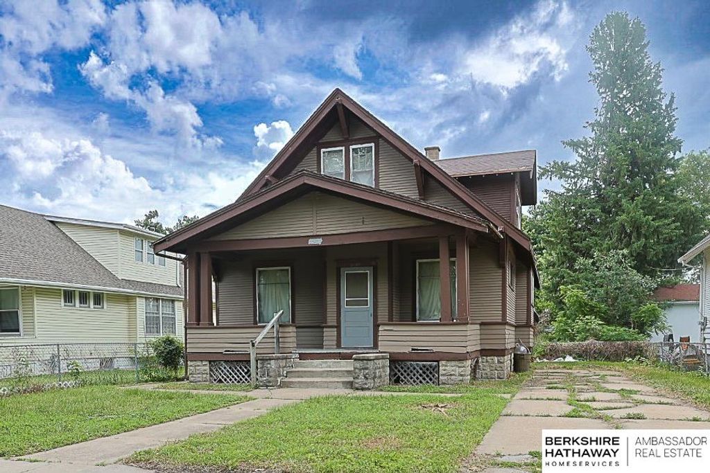 5327 N 27th Street, Omaha, NE 68111