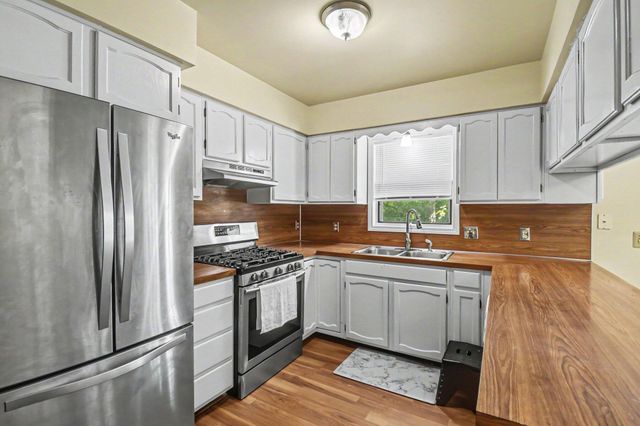 2670 Thorn Creek Street Se, City Of Kentwood, MI 49508