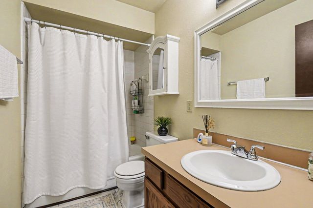 2670 Thorn Creek Street Se, City Of Kentwood, MI 49508