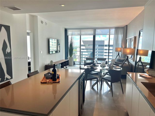 88 SW 7th St 1908, Miami, FL 33130