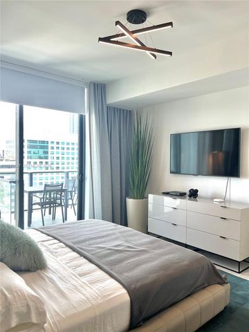 88 SW 7th St 1908, Miami, FL 33130