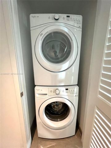 88 SW 7th St 1908, Miami, FL 33130