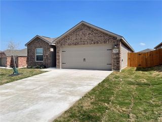120 Fairfax LN, Jarrell, TX 76537