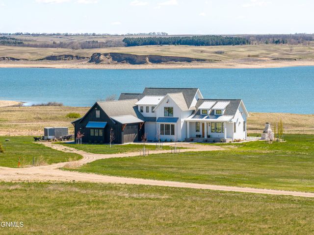 1230 50b Avenue NW, Garrison, ND 58540