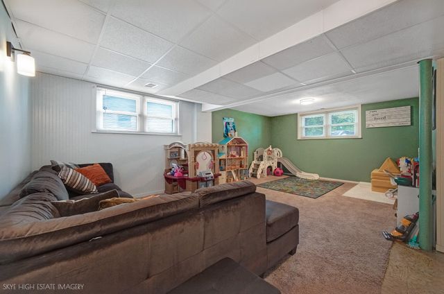 201 Brandt Place, Hobart, IN 46342