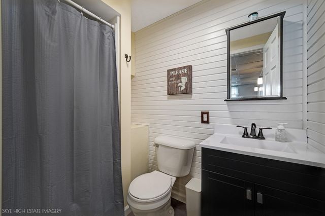 201 Brandt Place, Hobart, IN 46342