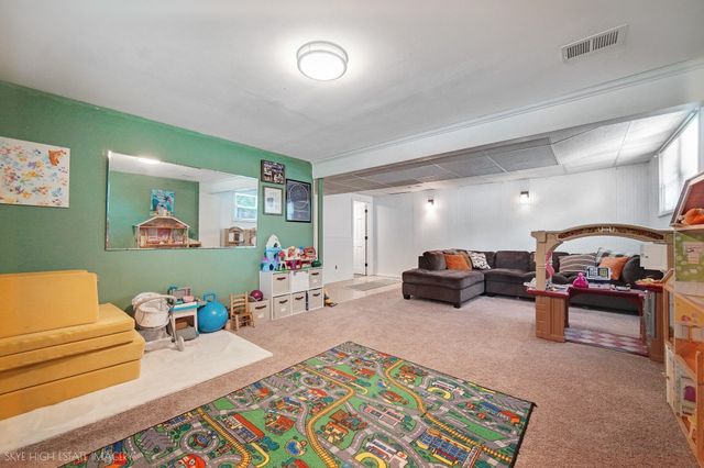 201 Brandt Place, Hobart, IN 46342