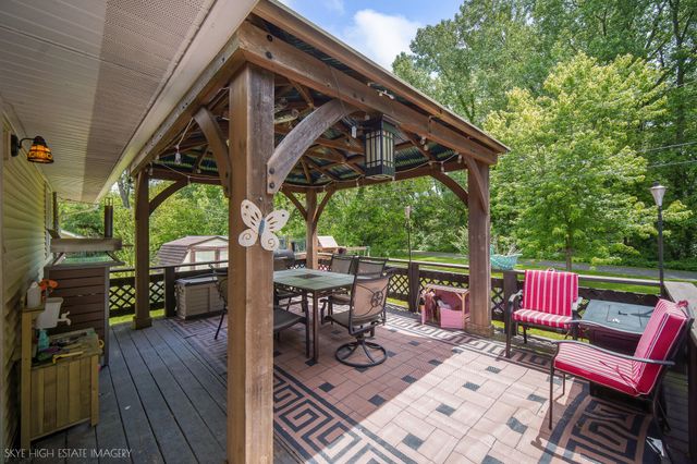 201 Brandt Place, Hobart, IN 46342