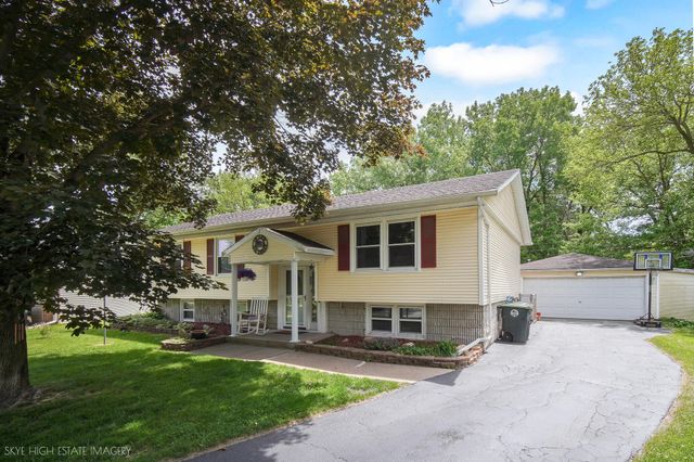 201 Brandt Place, Hobart, IN 46342