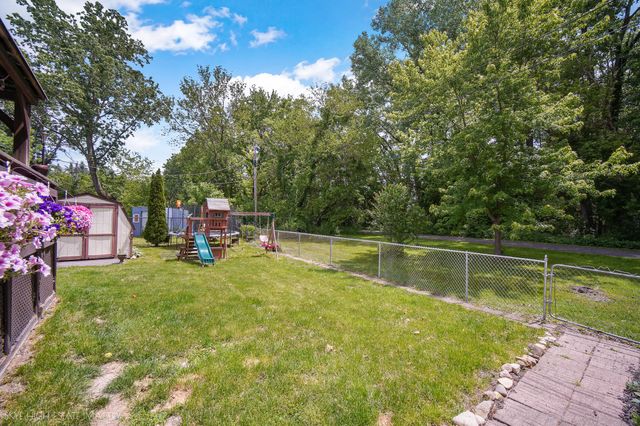 201 Brandt Place, Hobart, IN 46342