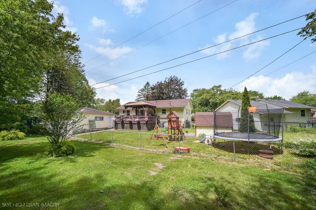 201 Brandt Place, Hobart, IN 46342