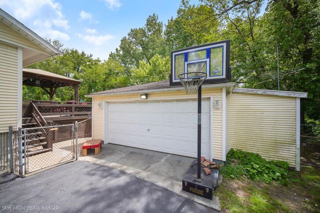 201 Brandt Place, Hobart, IN 46342