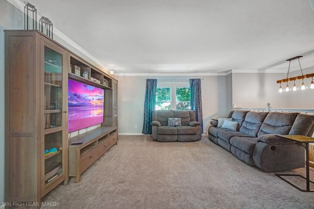201 Brandt Place, Hobart, IN 46342