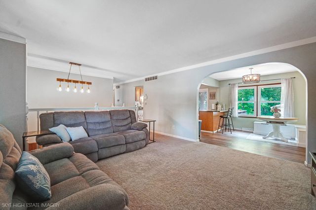 201 Brandt Place, Hobart, IN 46342