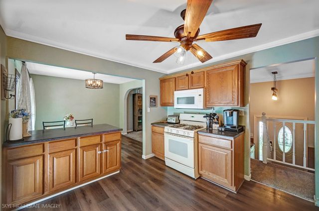 201 Brandt Place, Hobart, IN 46342