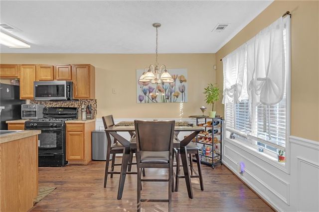 642 Lakes Circle, Lithonia, GA 30058