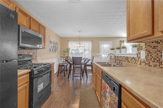 642 Lakes Circle, Lithonia, GA 30058