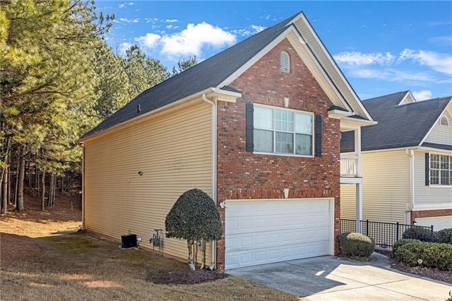 642 Lakes Circle, Lithonia, GA 30058